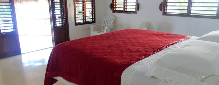 7. Bedroom 1 with terrace facing the sea (2)